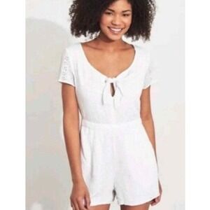 Hollister White Eyelet Tie-Front Romper XS -‎ Short Sleeve Casual Summer